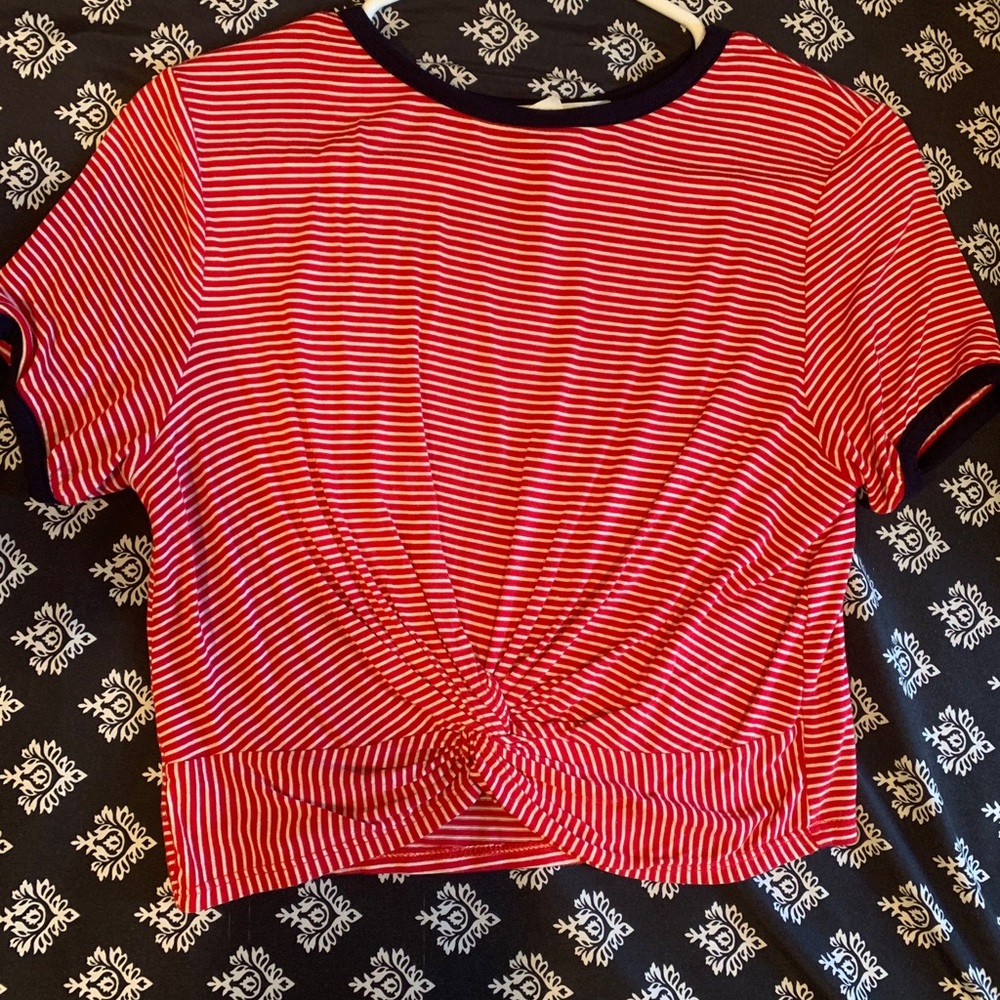 Gaze Crop Top